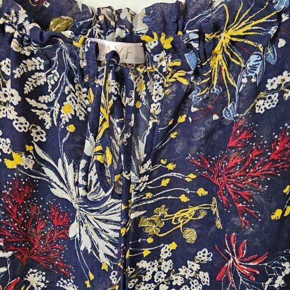 EUC LIKE NEW WAYF FLORAL SPLIT V NECK SHEER LONGSLEEVES TOP SIZE LARGE - Picture 8 of 16